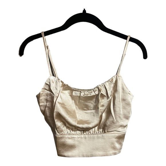 Lulu's Luxe'd Out Champagne Satin Cropped Tank Top in Champagne Size S NWT - Picture 4 of 10